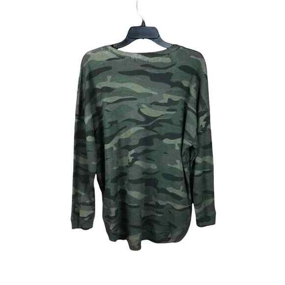 RDI Womens Medium Camo Thermal Top Hi-Low Hem Kangaroo Pocket Green NWOT - Picture 2 of 14